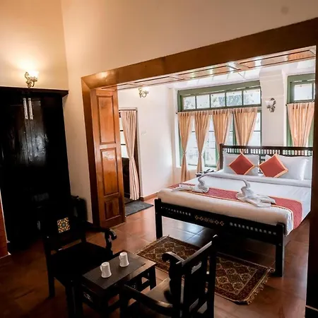 Lakefront Home Hotel Ooty Exterior photo