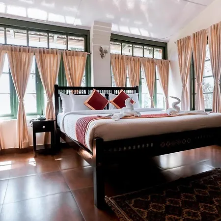 Lakefront Home Hotel Ooty Exterior photo