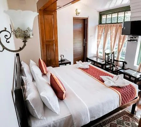 Lakefront Home Hotel Ooty Exterior photo